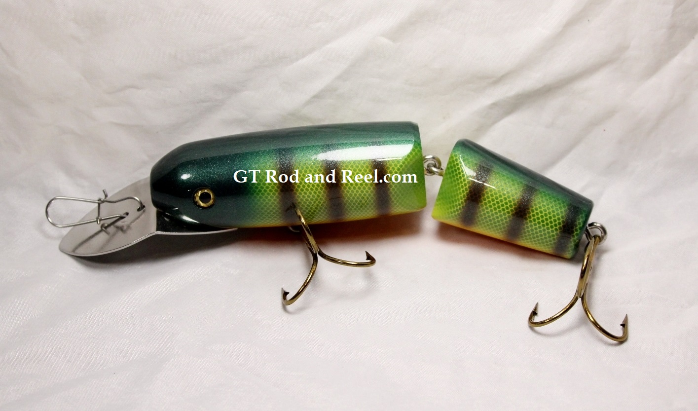 Leo Lure-Musky Dawg-Jointed-6.5-Color Green PerchLEO-MUSKY DAWG(jointed) 6  1/2, 2.9 oz.