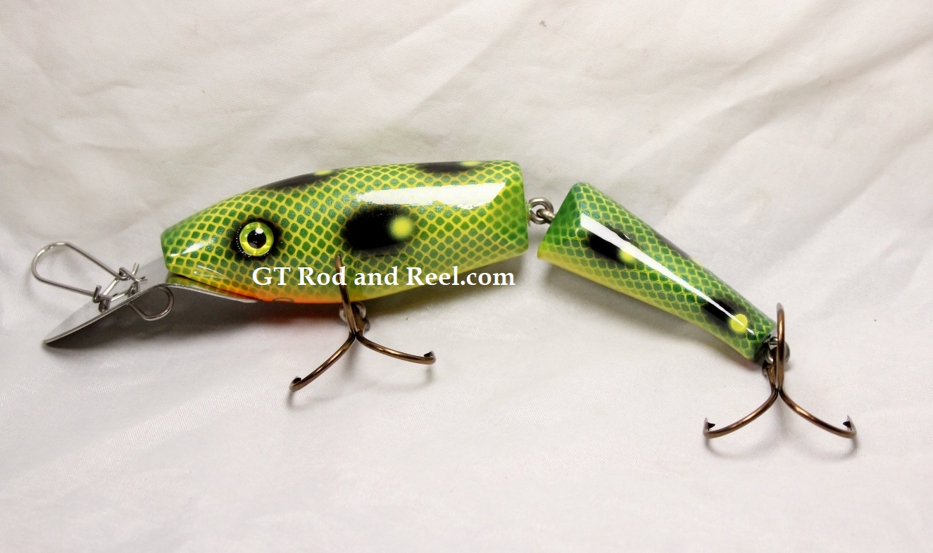 Leo Lure-Shayla Shad-Jointed 5.25 Color Green Scale FrogLEO LURES-SHAYLA  SHAD JOINTED5 1/4 inches lengthThe Shayla SHAD has a lifelike fish-shaped  body. Great for casting or trolling. This shallow running lure will be