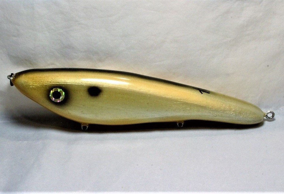 Hughes River Musky Baits, 8" Shaker, Color; Golden Drum