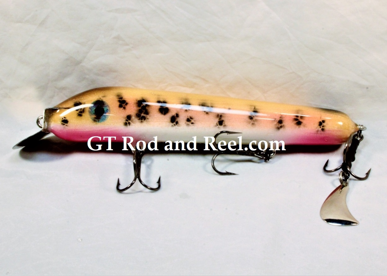 H&H 8 CL Crank Bait with Stinger Tail; Pink MuskieH&H 10 CL