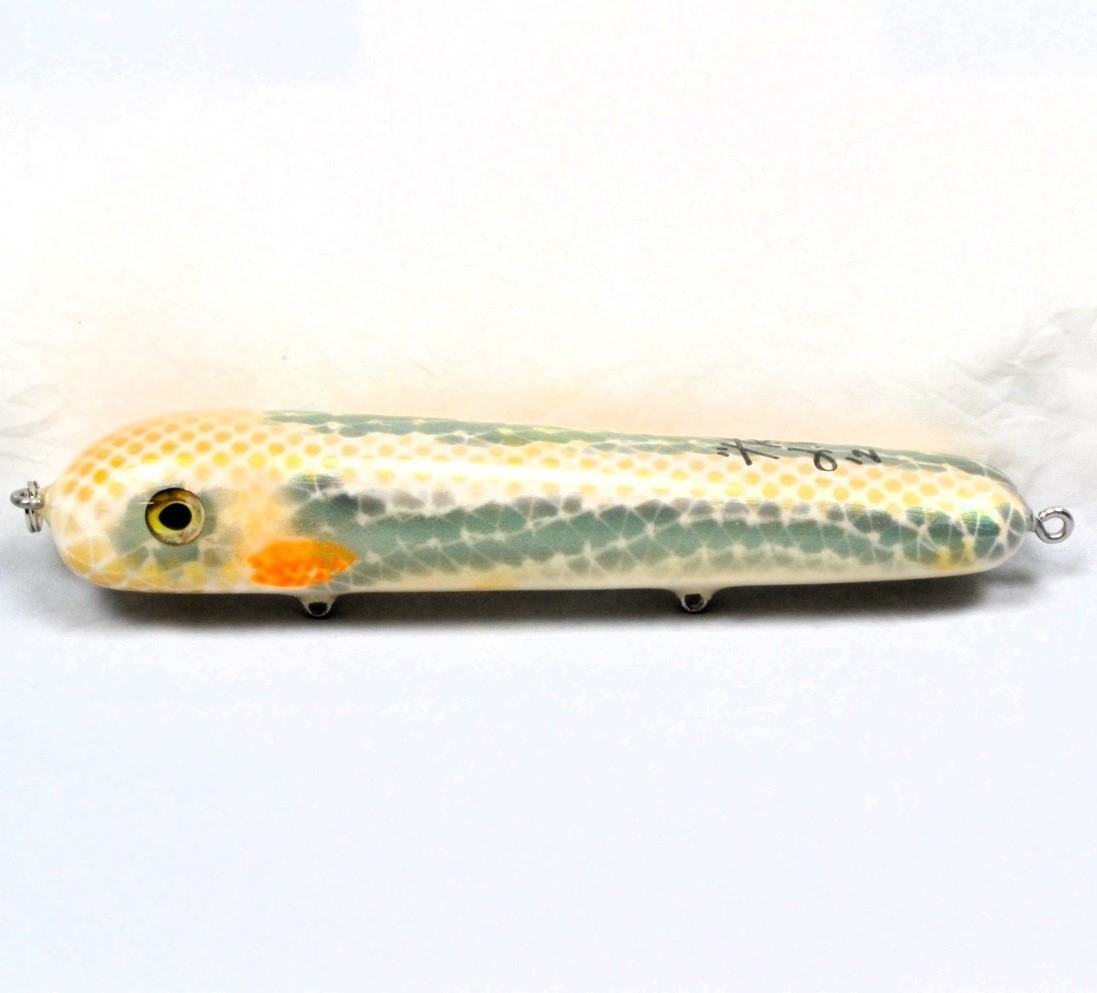 Hughes River Musky Baits, 8" Hughey, Color; 24 ct Gold and Iridescent Green
