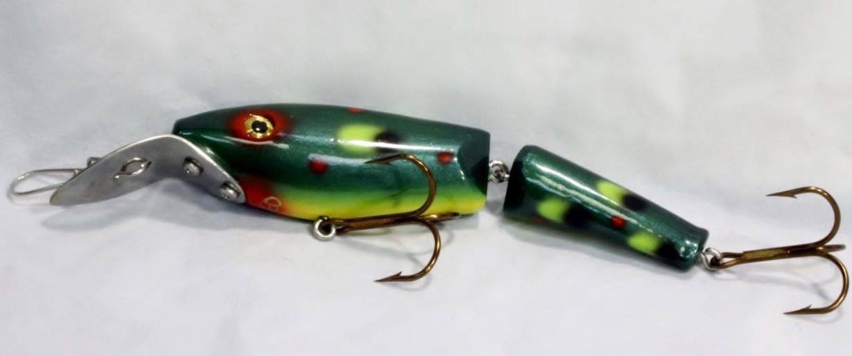 Leo Lure-Shayla Shad-Jointed 5.25" Color Emerald Frog